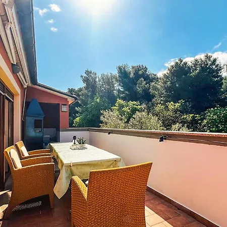 2 Bedroom Pet Friendly In *