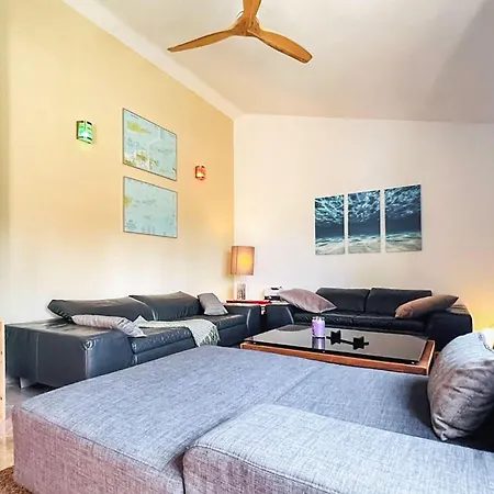 2 Bedroom Pet Friendly In *