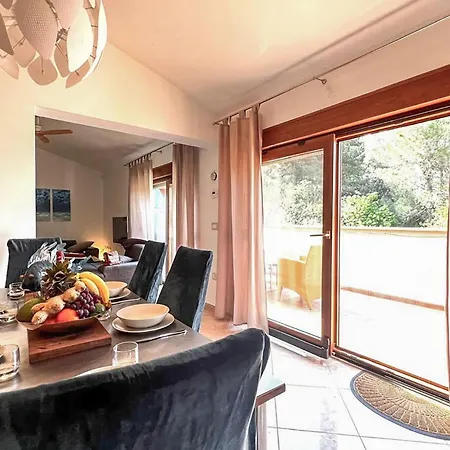 2 Bedroom Pet Friendly In *